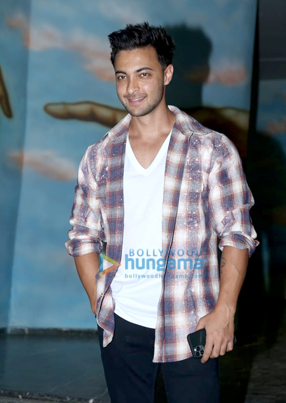 photos salman khan sonakshi sinha daisy shah and others grace saiee manjrekars birthday bash 9