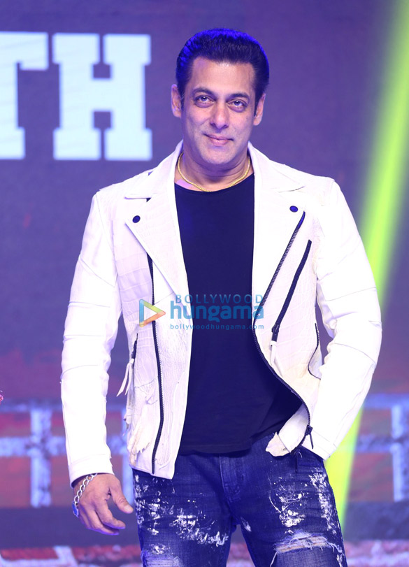 photos salman khan sonakshi sinha prabhu dheva and others grace the dabangg 3 pre release event in hyderabad 6