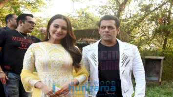 Photos: Salman Khan, Sonakshi Sinha and Saiee Manjrekar snapped promoting their film Dabangg 3