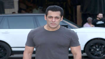 Photos: Salman Khan spotted at Mehboob Studio in Bandra