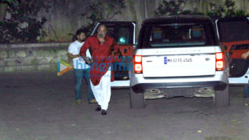 Photos: Sanjay Dutt snapped in Bandra