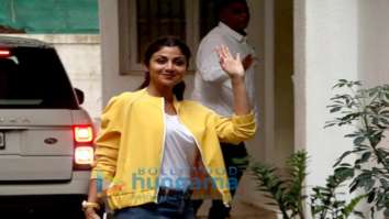 Photos: Shilpa Shetty snapped at a dubbing studio in Juhu