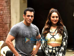 Photos: Salman Khan, Sonakshi Sinha, Saiee Manjrekar and Warina Hussain snapped promoting Dabangg 3 at Mehboob studios
