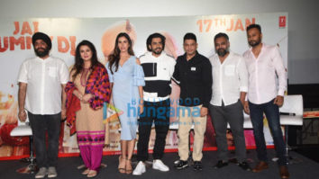Photos: Sunny Singh Nijjar, Sonnalli Seygall and others grace the trailer launch of Jai Mummy Di