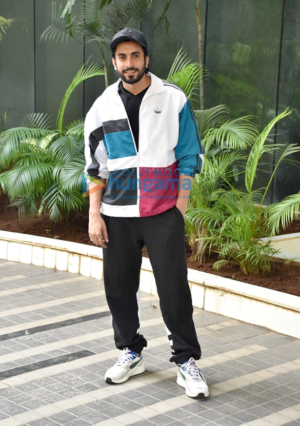 photos sunny singh nijjar and sonnalli seygall snapped at luv films office 6