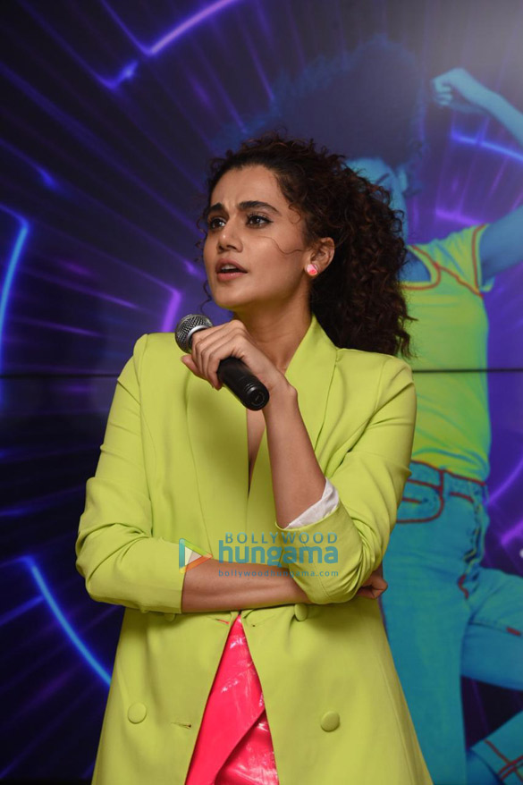 photos taapsee pannu snapped at 5th edition of mirchi neon run 4