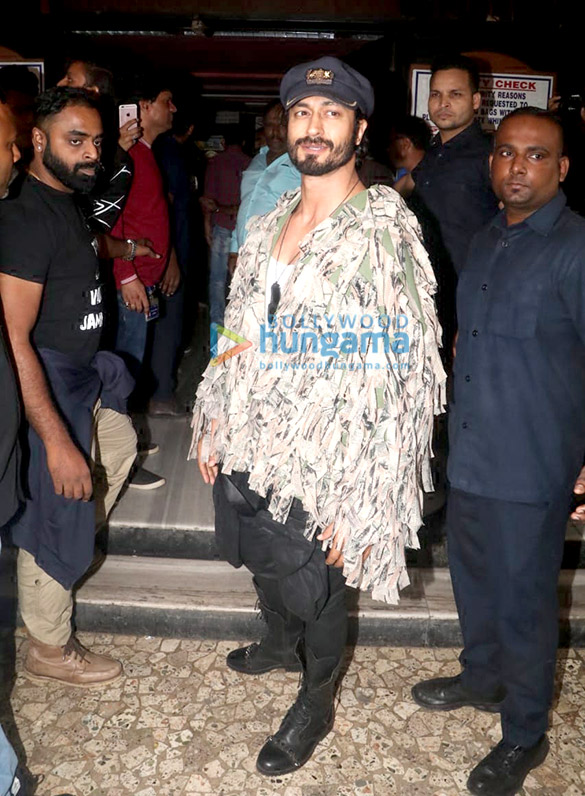 photos vidyut jammwal and vipul amrutlal shah visit gaiety galaxy to promote commando 3 3