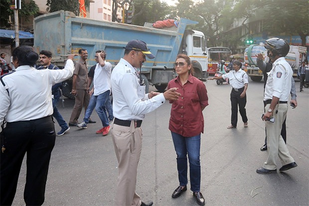 Rani Mukerji hits the streets to meet traffic cops to see them in action