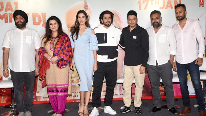Sunny Singh Nijjar, Sonnalli Seygall and others grace the trailer launch of Jai Mummy Di