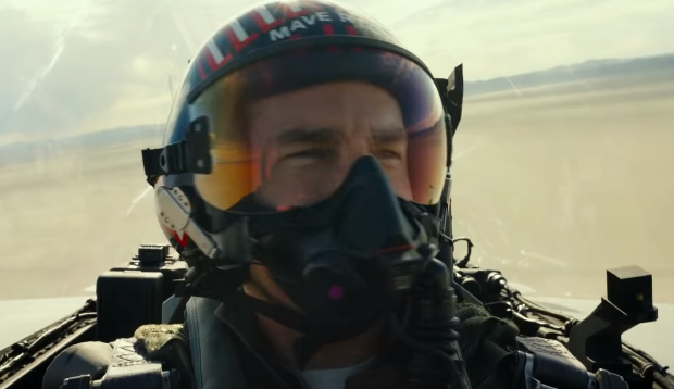 Top Gun: Maverick star Tom Cruise star flies real fighter jet in behind the scenes video