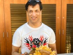 Filmmaker Madhur Bhandarkar walks all the way from Khar to seek blessings at Siddhivinayak temple