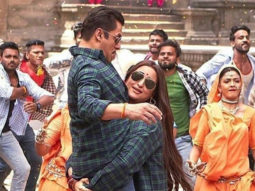 Dabangg 3: That epic moment when Sonakshi Sinha lifted Salman Khan!
