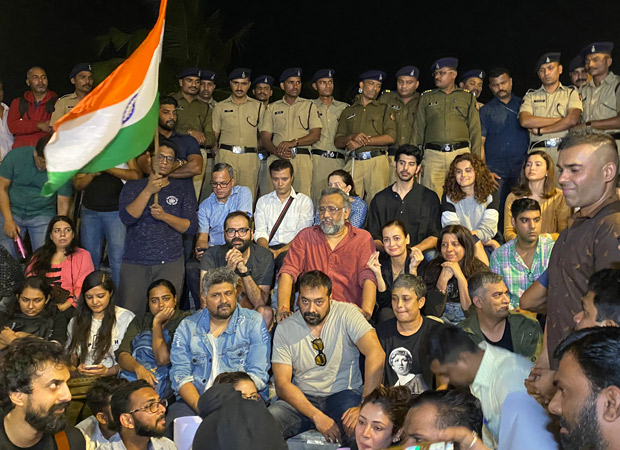 JNU violence: Taapsee Pannu, Vishal Bhardwaj and more join the protest in Mumbai