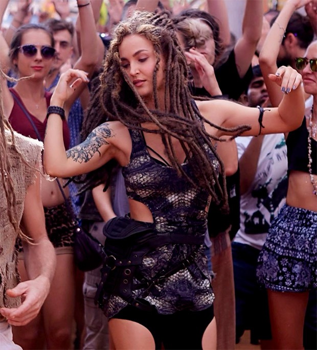 MALANG: "Jessie is somewhat a wild child"- says Elli AvrRam on her grunge look
