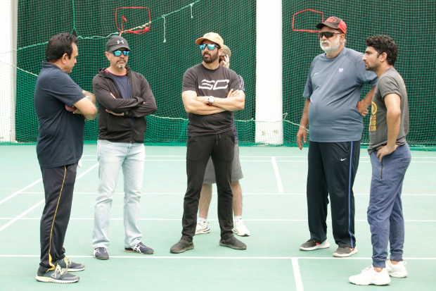 Jatin Sarna shares throwback pictures of his first encounter with cricketer Yashpal Sharma for '83 Jatin Sarna shares throwback pictures of his first encounter with cricketer Yashpal Sharma for '83