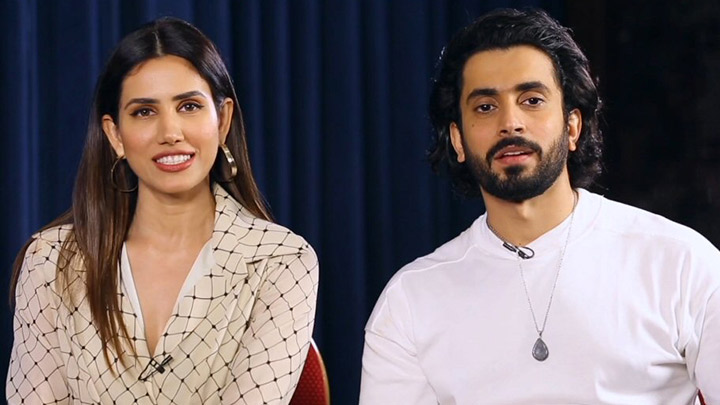 PAISA VASOOL: Sunny Singh Nijjar v/s Sonnalli Seygall – Bollywood ‘ROM-COM’ Quiz | Jai Mummy Di PAISA VASOOL: Sunny Singh Nijjar v/s Sonnalli Seygall – Bollywood ‘ROM-COM’ Quiz | Jai Mummy Di