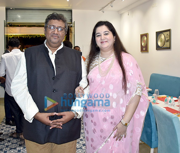 photos aaditya thackeray inaugurates hridaynath mangeshkar and familys restaurant sarjaa restaurant 5