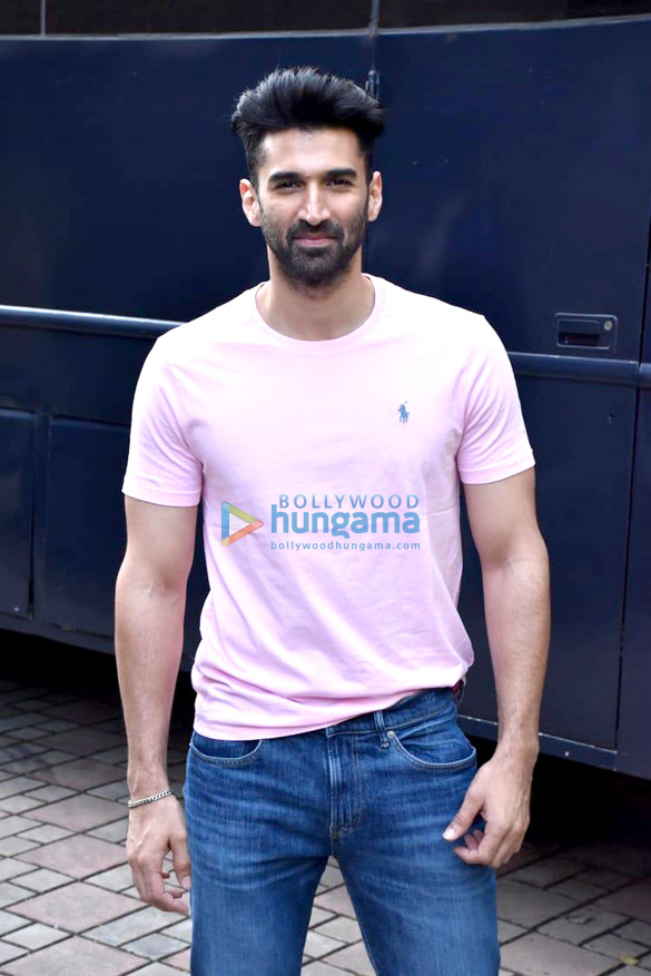 photos aditya roy kapur and disha patani spotted promoting their film malang 3