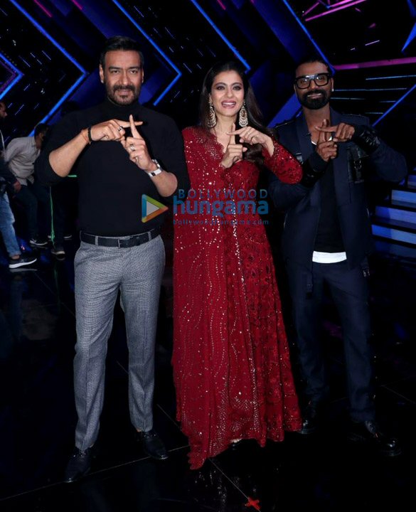 photos ajay devgn and kajol promote their film tanhaji the unsung warrior on the sets of dance5 1