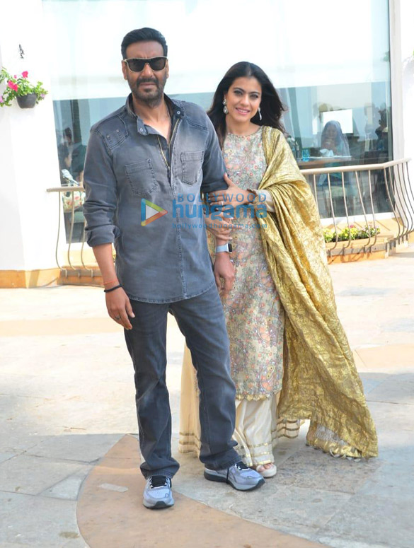 Photos: Ajay Devgn and Kajol snapped at Sun-n-Sand promoting the film Tanhaji – The Unsung Warrior