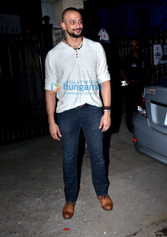 photos celebs attend sudhir mishras birthday party 10