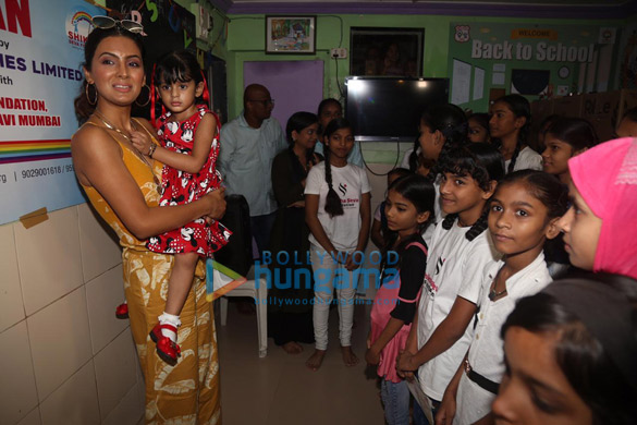 photos geeta basra and daughter hinaya celebrate lohri with the girls of shiksha seva foundation 5
