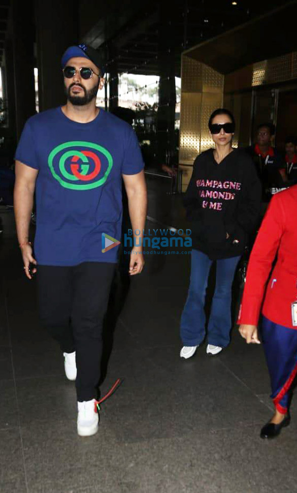 photos hrithik roshan rakesh roshan and others snapped at the airport 02