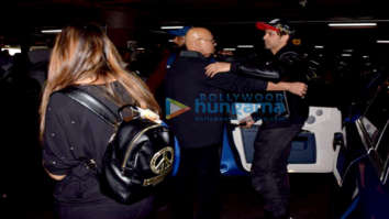 Photos: Hrithik Roshan, Rakesh Roshan and others snapped at the airport