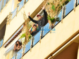 Photos: Hrithik Roshan snapped at home in Juhu