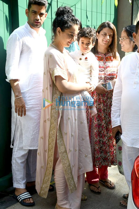 photos kangana ranaut and her family snapped at her new office in pali hill 2