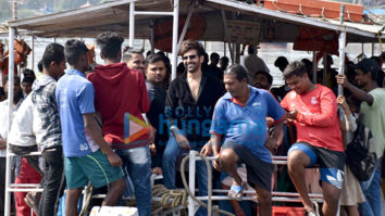 Photos: Kartik Aaryan and Janhvi Kapoor snapped at Versova jetty