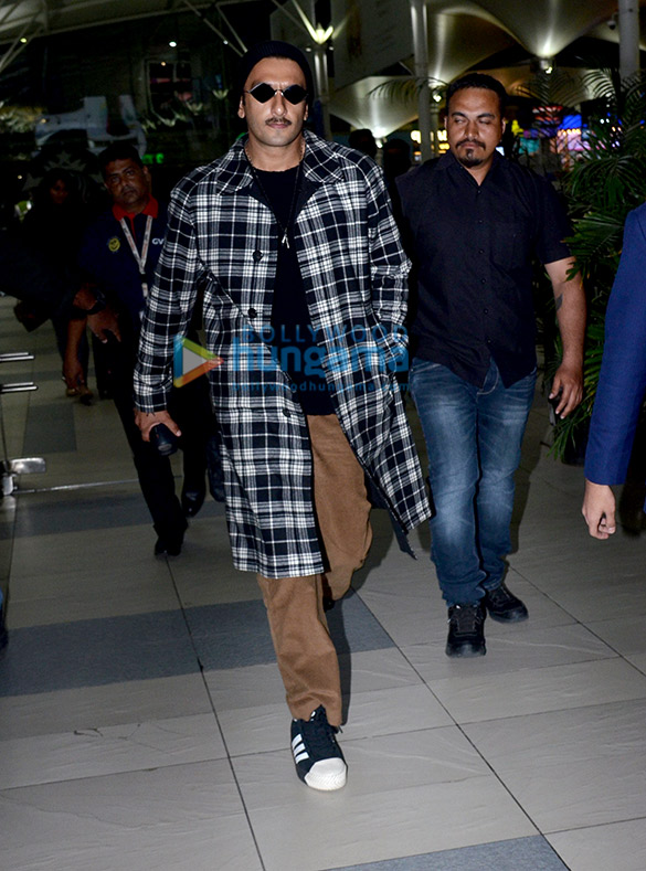 Photos: Ranveer Singh and Divya Khosla Kumar snapped at the airport Photos: Ranveer Singh and Divya Khosla Kumar snapped at the airport