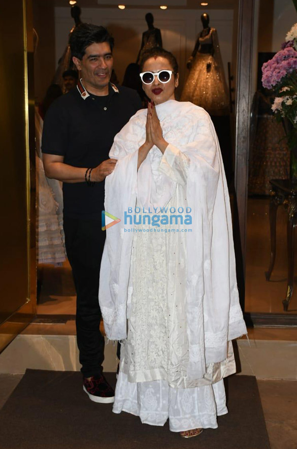 photos rekha spotted at manish malhotras store 3