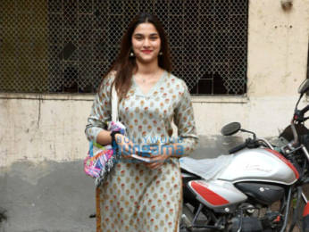 Photos: Saiee Manjrekar snapped at a dance class in Andheri