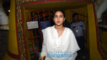 Photos: Sara Ali Khan and Amrita Singh snapped at Shani Temple in Juhu