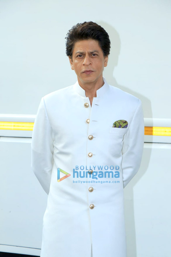 photos shah rukh khan snapped on the sets of dance plus 5 2
