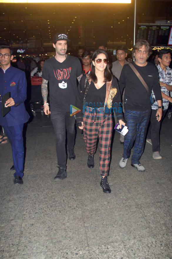 photos shahid kapoor mira rajput sunny leone and vidya balan snapped at the airport 2
