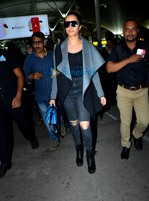 photos shraddha kapoor and sunny leone snapped at the airport 1