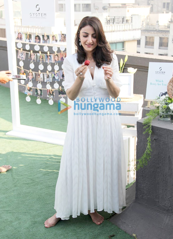 photos soha ali khan snapped at arth restaurant lounge 3