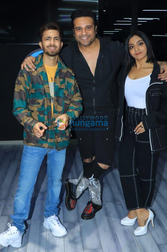 photos tiger shroff urvashi rautela and others grace the opening of dance studio 1