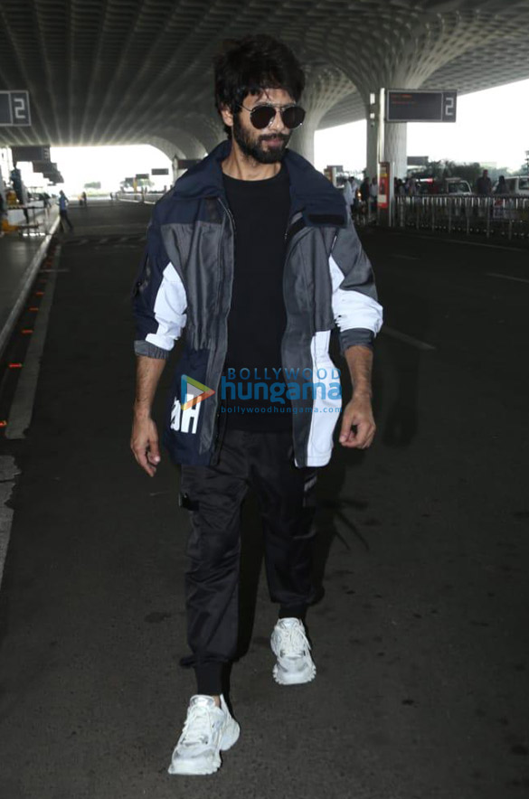 photos varun dhawan shraddha kapoor priyanka chopra jonas and others snapped at the airport 1 2