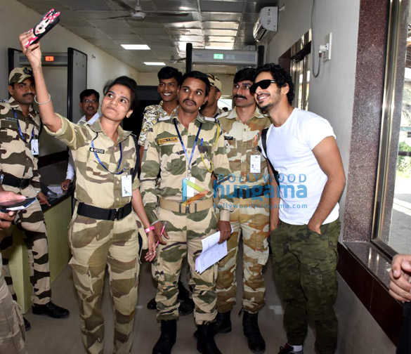 photos varun dhawan shraddha kapoor others snapped at the airport 2