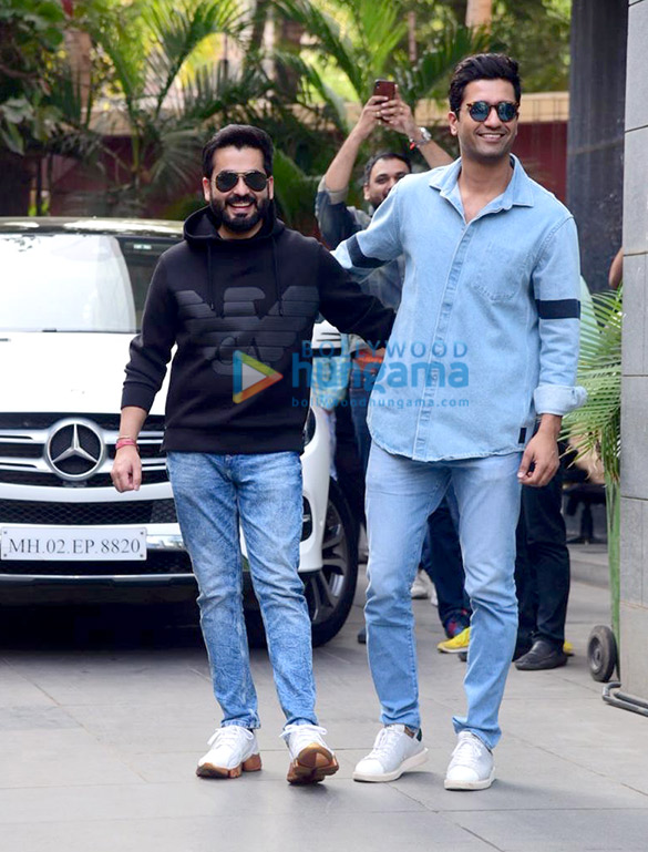 photos vicky kaushal spotted at dharma office in bandra 02