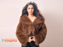 Celeb Wallpapers Of Sadia Khateeb