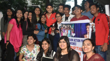 Sidharth Malhotra celebrates his birthday with fans