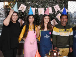Alia Bhatt baking a cake with her fan for Anshula charity foundation-Fankind