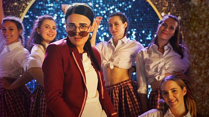 Angrezi Medium – Nachan Nu Jee Karda | Irrfan Khan, Radhika Madan, Deepak Dobriyal, Kareena Kapoor Khan