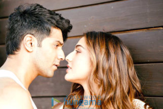 Movie Stills Of The Movie Coolie No. 1