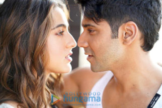 Movie Stills Of The Movie Coolie No. 1