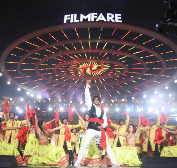 Filmfare Awards 2020: Ranveer Singh enthralls the audience as he pays special tribute to RD Burman, watch videos